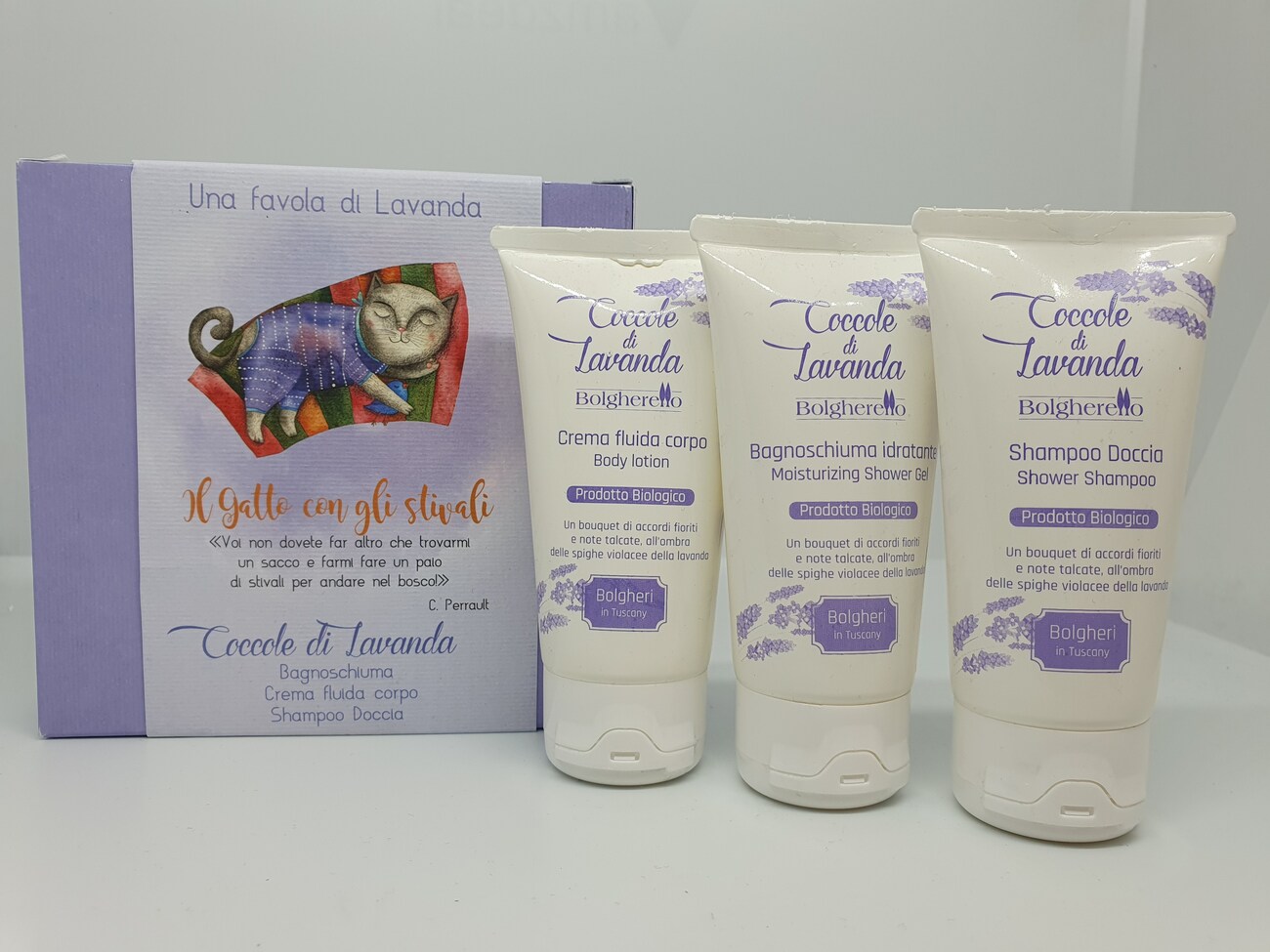 Set Coccole di lavanda : bagnoschiuma, crema fluida, shampoo doccia